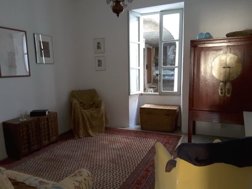 Schlafzimmer mit Ausziehcouch, 1. OG